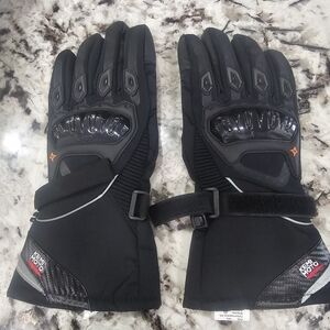Motorcycle gloves